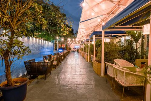 FRIDAY NIGHT AT IBAR THE PARK HOTEL